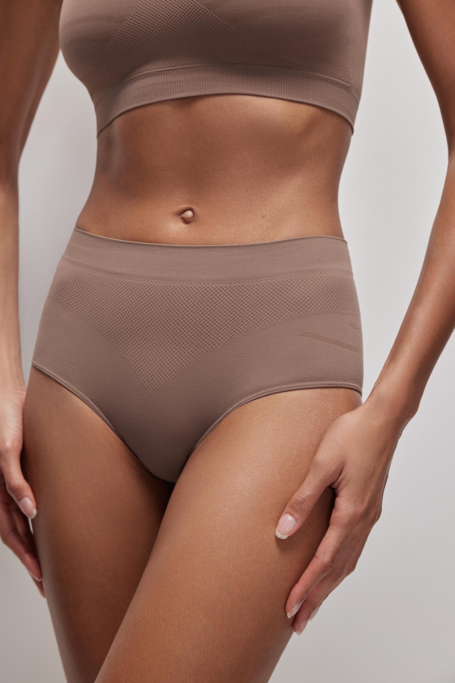 Менің мас әйелі досым трахается (Русский порно онлайн)