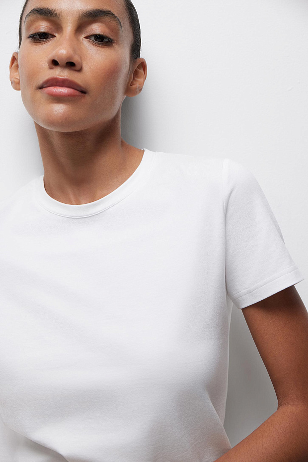 Футболка прилегающего силуэта (молочный)