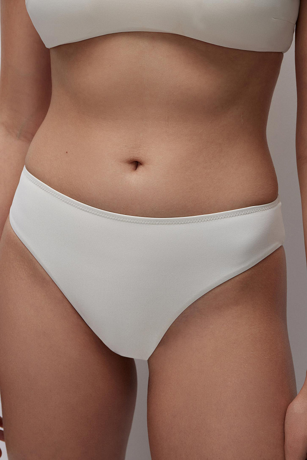 Купальные трусы-слипы с высокой посадкой (молочный)