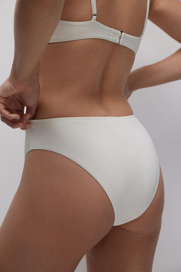 Купальные трусы-слипы с высокой посадкой (молочный)