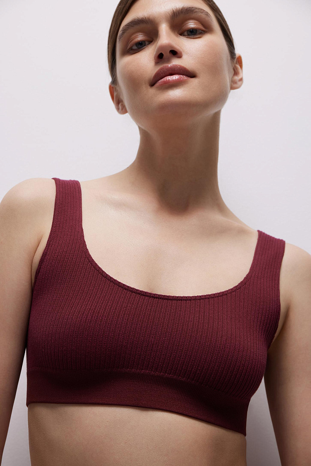 Топ на широких бретелях в рубчик (бургунди)