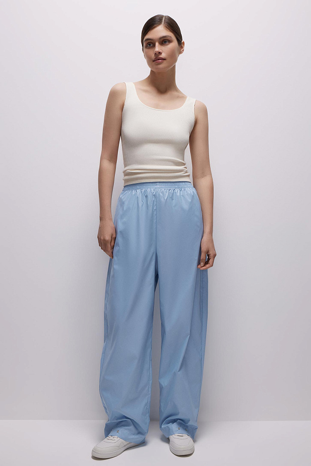Свободные брюки из гладкой ткани (голубой)