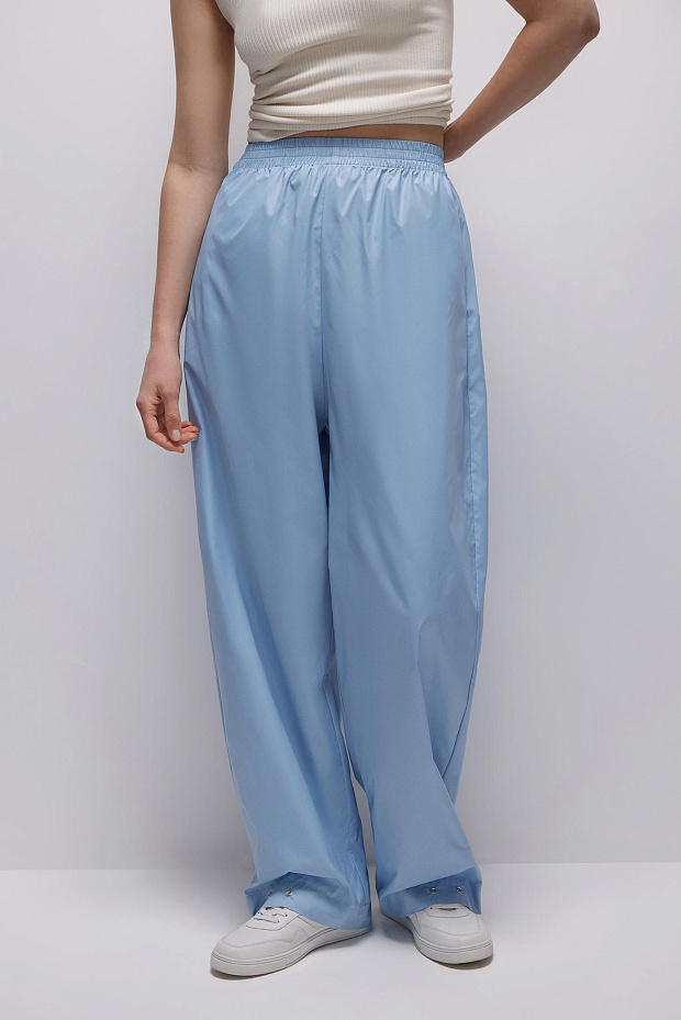Свободные брюки из гладкой ткани (голубой)