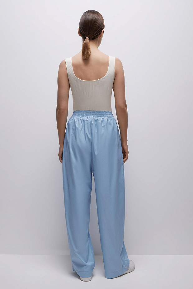 Свободные брюки из гладкой ткани (голубой)