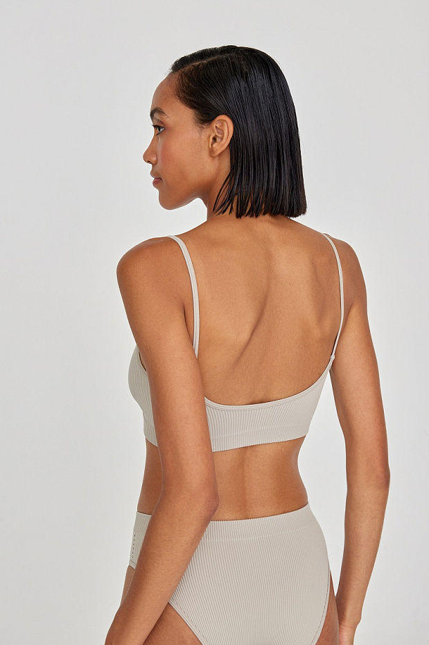 Топ в рубчик с v-образным вырезом (кофе с молоком)