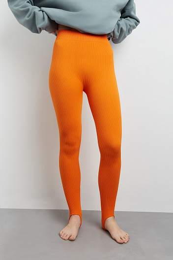 Легинсы со штрипками рубчик