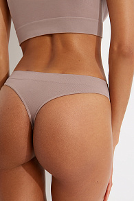 Трусы-стринги с низкой посадкой