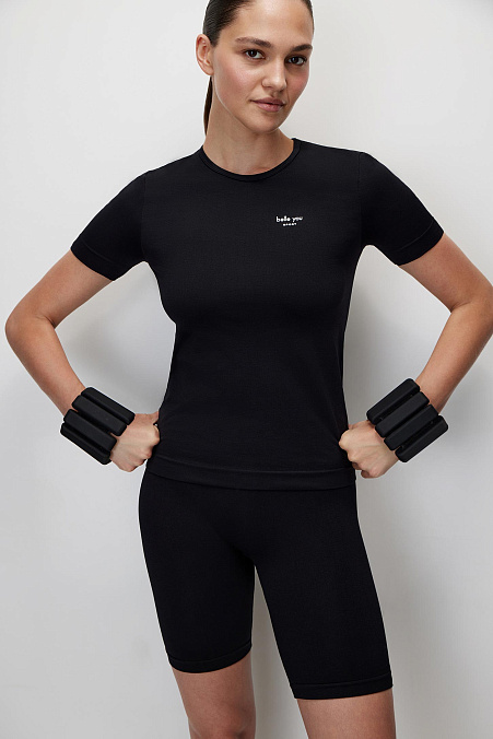 Футболка приталенная (черный)