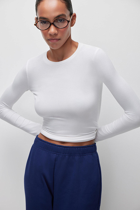 Лонгслив прилегающего силуэта (белый)