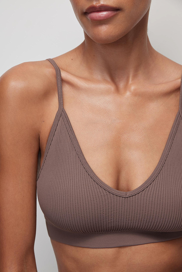 Топ на тонких бретелях (молочный шоколад)