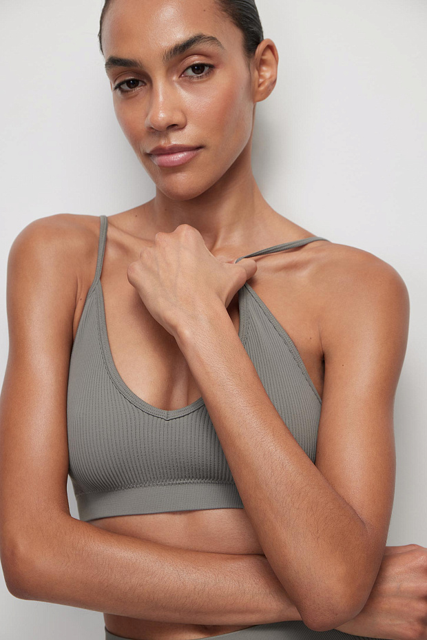 Топ на тонких бретелях (серый)