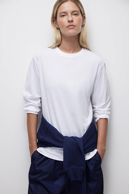 Лонгслив свободный трикотаж с пич-эффектом (белый)