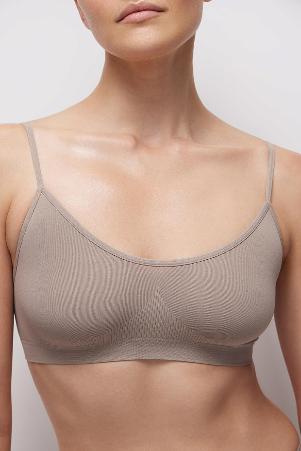 Топ на тонких бретелях до 4XL (капучино)