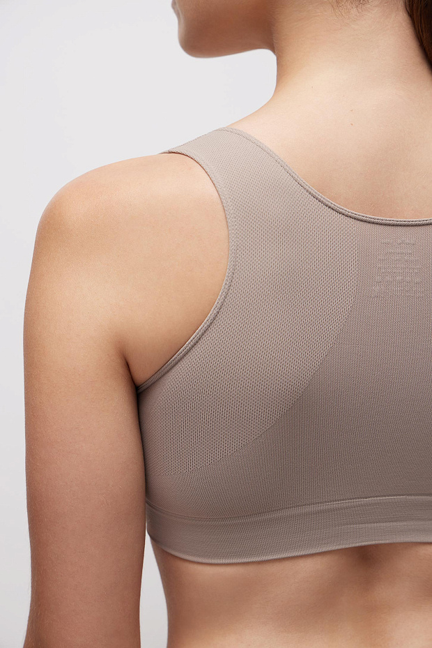 Топ на широких бретелях с V- образным вырезом до 4XL (капучино)