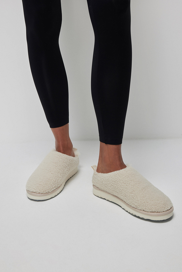 Укороченные угги меховые с меховой подкладкой (молочный)