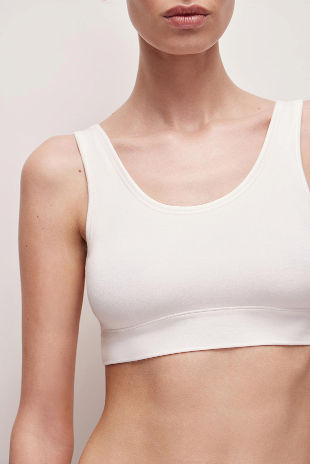 Топ на широких бретелях из бамбука (тофу)