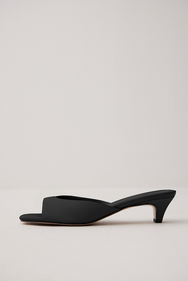 Босоножки (черный)