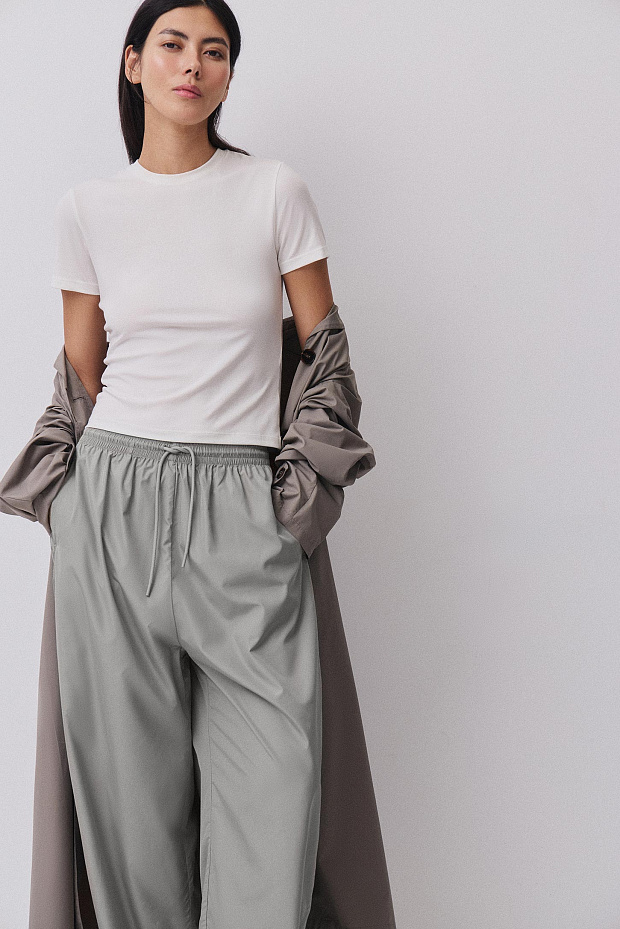 Футболка прилегающего силуэта (молочный)