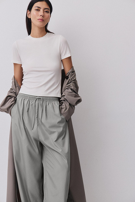 Футболка прилегающего силуэта (молочный)