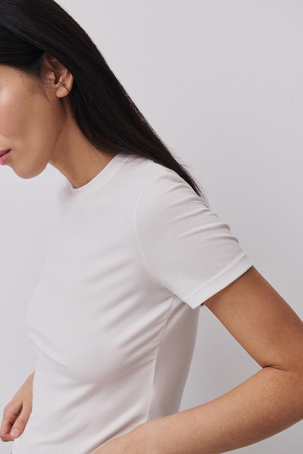 Футболка прилегающего силуэта (молочный)