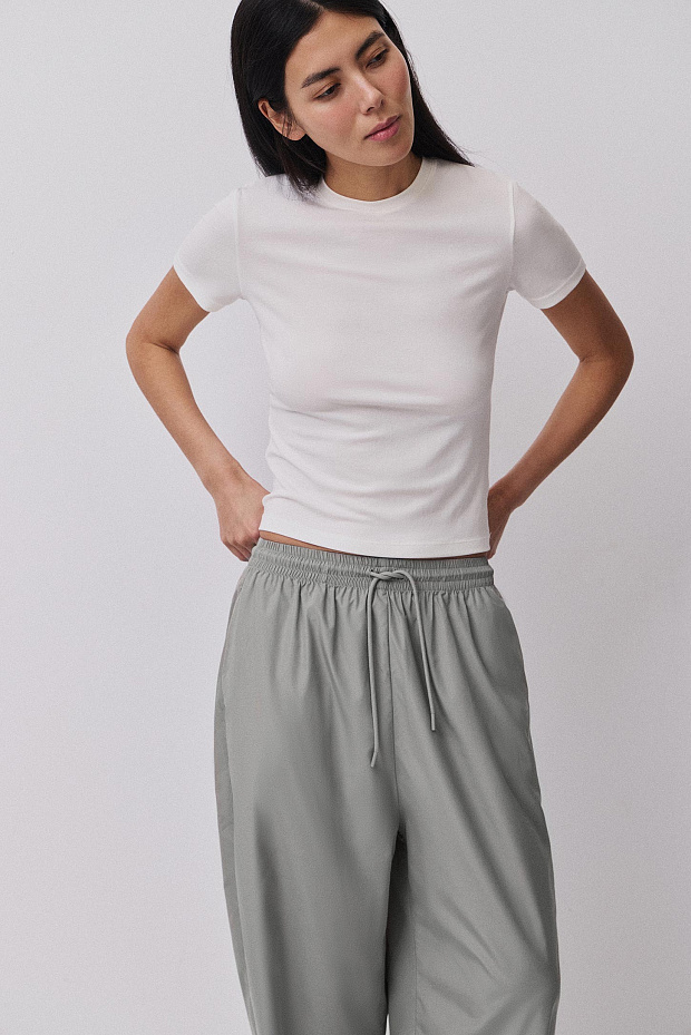 Футболка прилегающего силуэта (молочный)