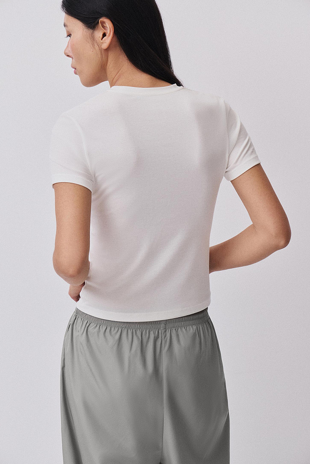 Футболка прилегающего силуэта (молочный)