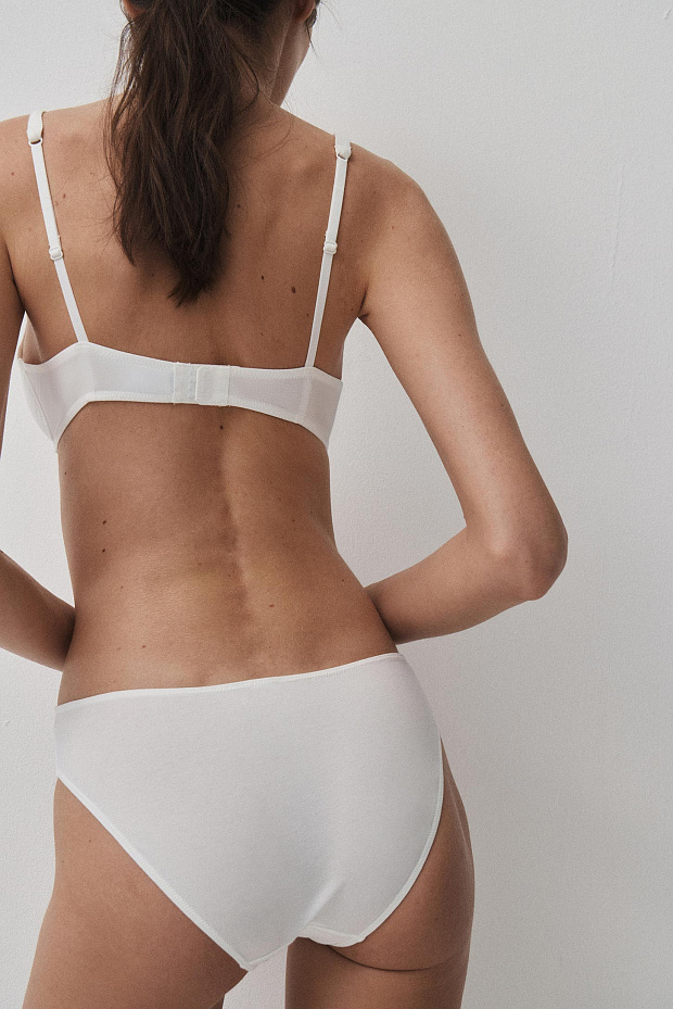 Бюстгальтер с треугольными чашками (молочный)