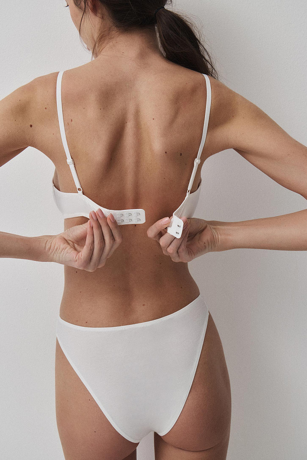 Бюстгальтер на тонких бретелях (молочный)