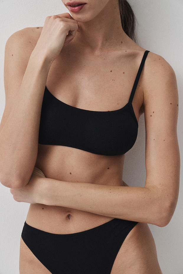 Бюстгальтер на тонких бретелях (черный)