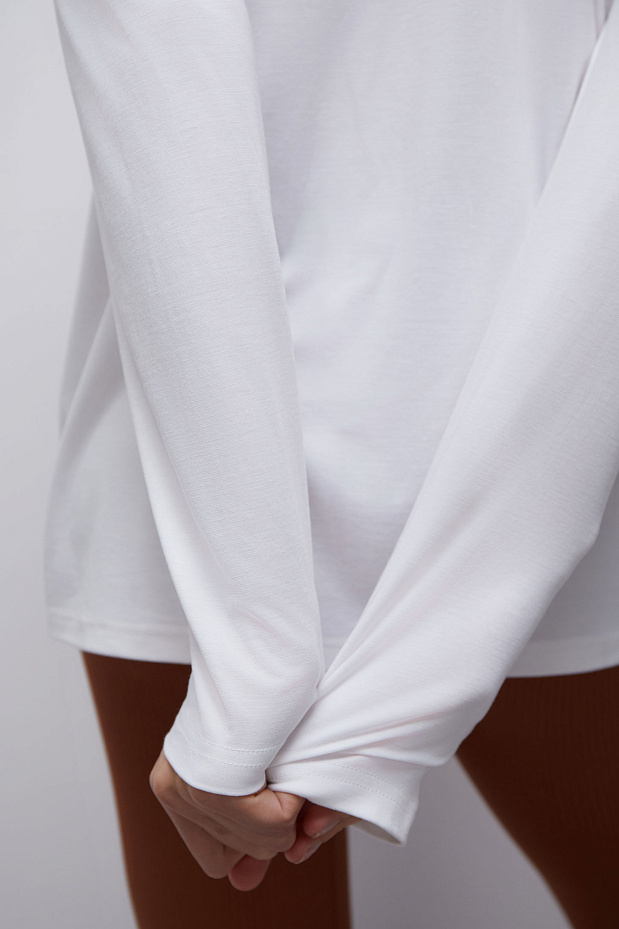 Лонгслив оверсайз со спущенной линией плеча (молочный)