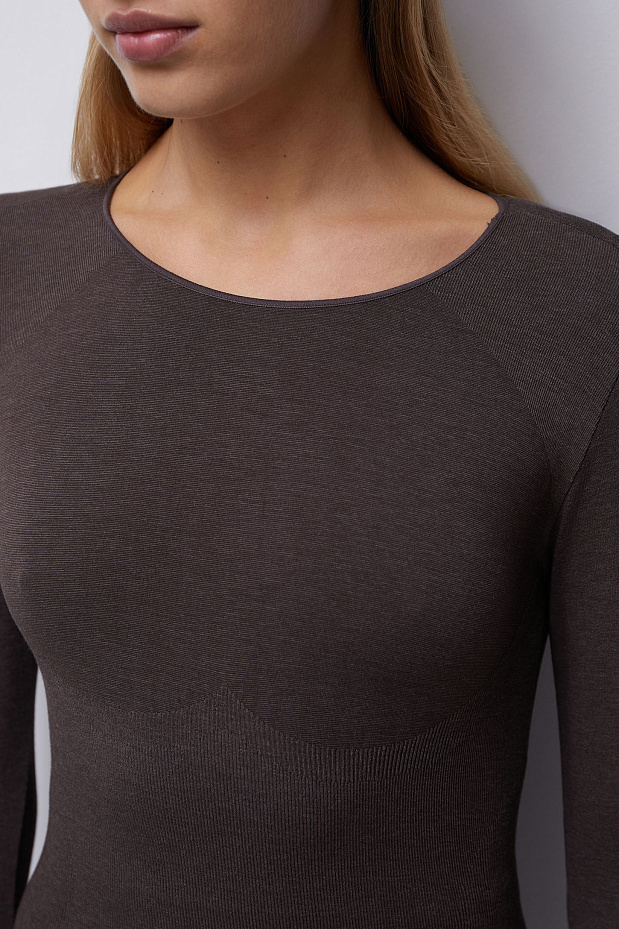 Лонгслив с фигурной анатомической вязкой (горячий шоколад)