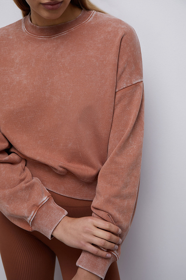 Укороченная толстовка с эффектом stonewashed (терракотовый)