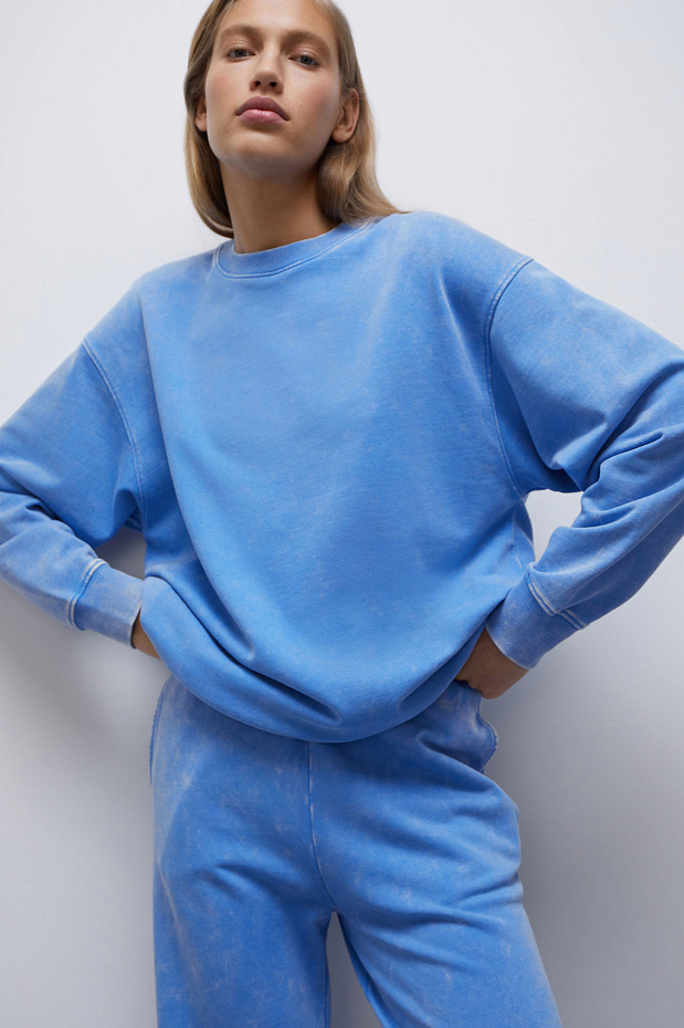 Толстовка с эффектом stonewashed (яркий голубой)