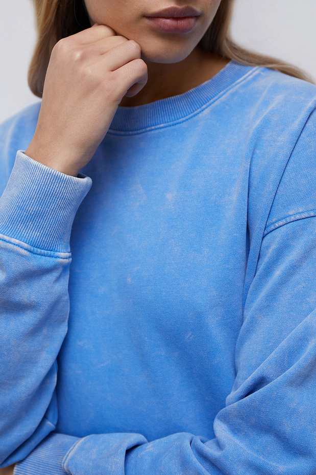 Толстовка с эффектом stonewashed (яркий голубой)