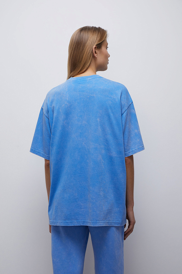 Футболка оверсайз с эффектом stonewashed (яркий голубой)