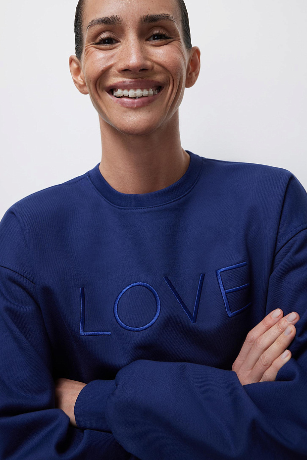 Толстовка с вышивкой LOVE (синий)